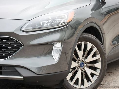 Used 2020 Ford Escape Titanium FWD image 19