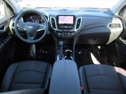 Certified 2024 Chevrolet Equinox Premier image 13