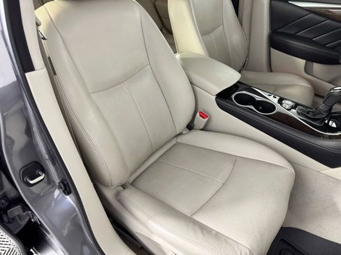 Used 2018 INFINITI Q50 Luxe w/ Sensory Package (Luxe) image 33