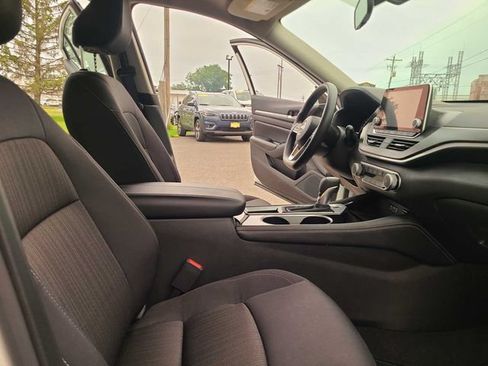Used 2023 Nissan Altima 2.5 SV FWD image 18