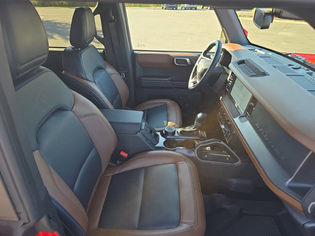 Used 2024 Ford Bronco Outer Banks w/ Sasquatch Package AWD/4WD image 13