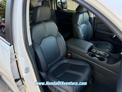 Certified 2025 Honda Pilot EX-L image 6