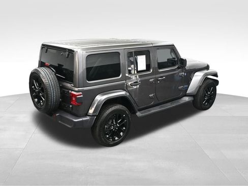Used 2025 Jeep Wrangler Unlimited Sahara AWD/4WD image 38