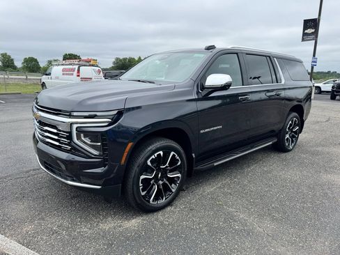 New 2025 Chevrolet Suburban Premier image 3
