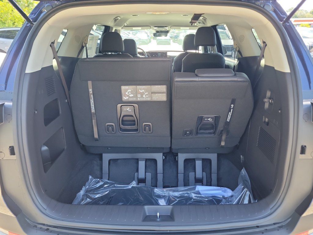 New 2026 Kia Carnival FWD image 14