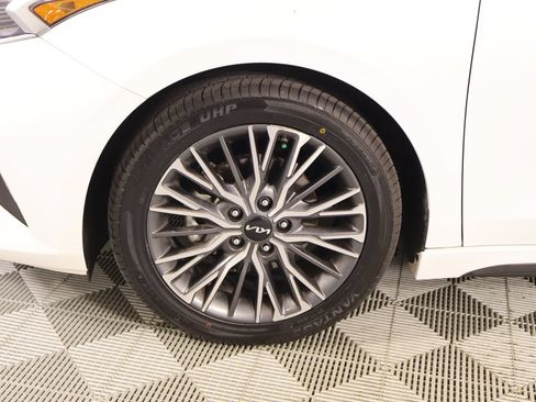Used 2024 Kia Forte GT-Line w/ GT-Line Premium Package FWD image 18