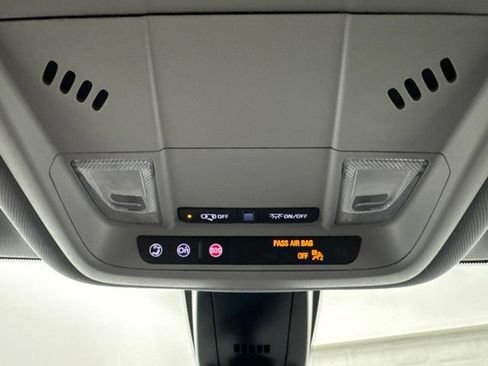 Used 2024 Chevrolet Blazer LT FWD image 20