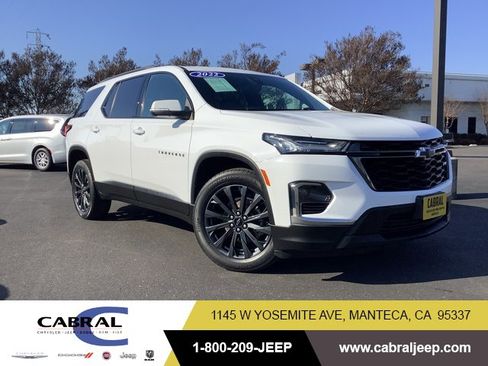 Used 2022 Chevrolet Traverse RS image 1