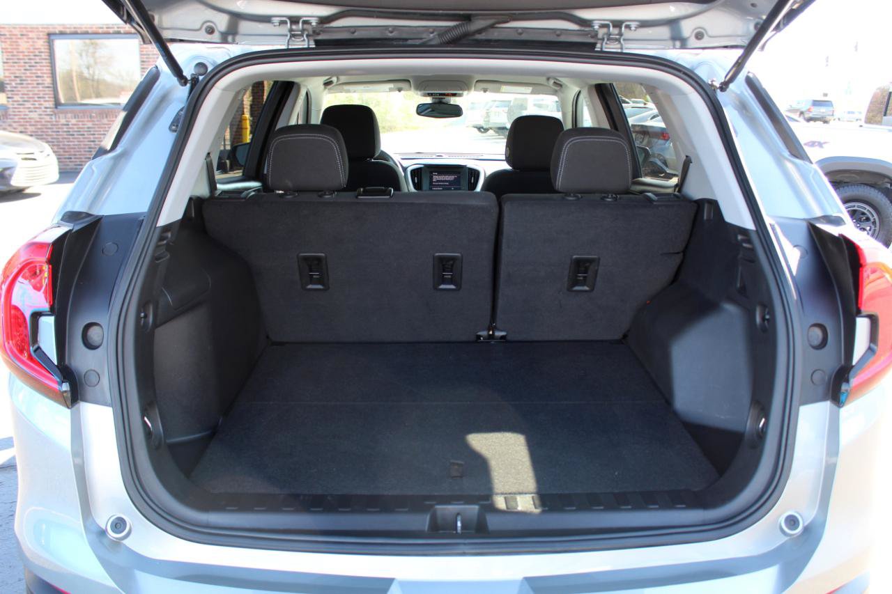 Used 2023 GMC Terrain SLE AWD/4WD image 13