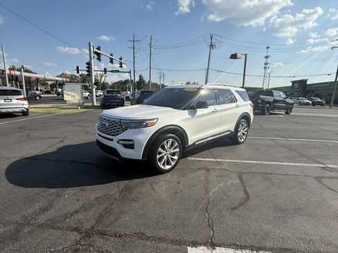 Used 2021 Ford Explorer Platinum w/ Equipment Group 601A AWD/4WD image 6