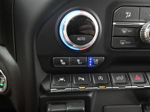 Used 2021 GMC Sierra 1500 AT4 w/ AT4 Premium Package AWD/4WD image 32