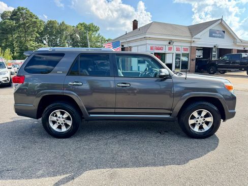 Used 2011 Toyota 4Runner SR5 w/ Premium Pkg w/Leather AWD/4WD image 6