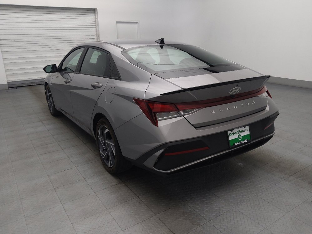 Used 2025 Hyundai Elantra Sport FWD image 5