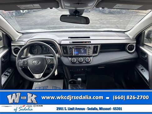 Used 2017 Toyota RAV4 LE AWD/4WD image 29