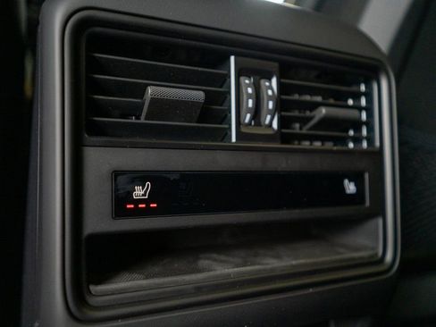 New 2025 Porsche Cayenne AWD/4WD image 36