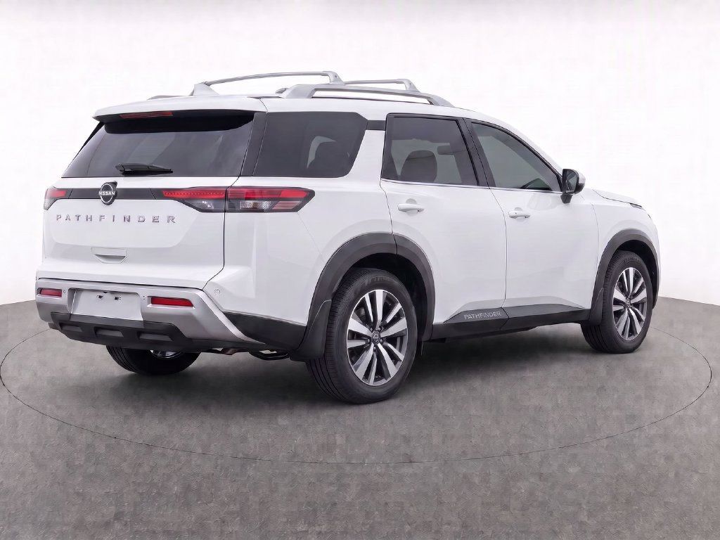 Used 2024 Nissan Pathfinder SL AWD/4WD image 6