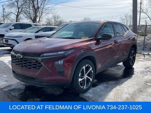 Used 2024 Chevrolet Trax RS w/ Driver Confidence Package image 1