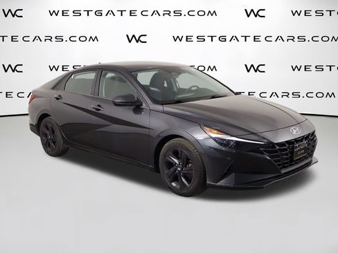 Used 2022 Hyundai Elantra SEL FWD image 39