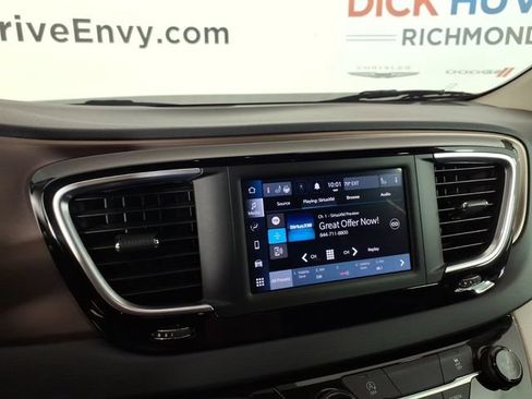 Used 2023 Chrysler Voyager LX FWD image 20
