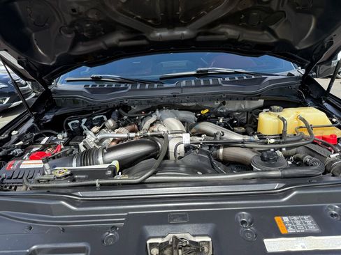 Used 2022 Ford F450 Platinum w/ FX4 Off-Road Package image 36