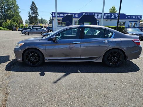 Used 2017 Honda Accord Sport image 2