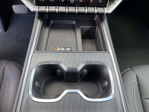 New 2025 GMC Acadia Elevation w/ Elevation Premium Package image 30