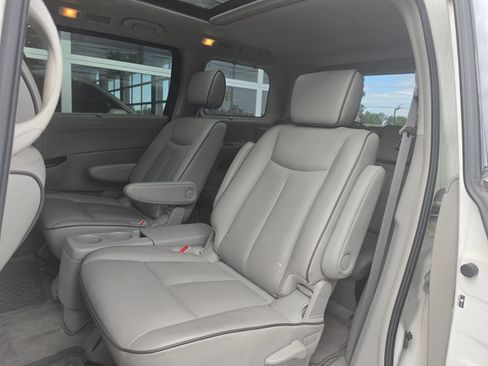 Used 2014 Nissan Quest LE FWD image 8