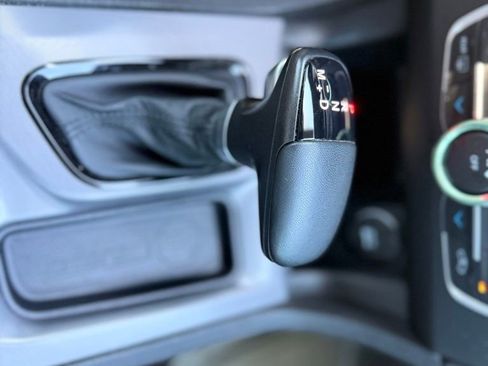 Used 2023 Dodge Charger SXT w/ Blacktop Package image 13