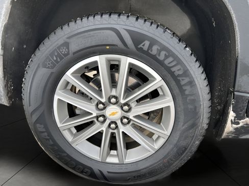 Used 2023 Chevrolet Traverse LT image 39