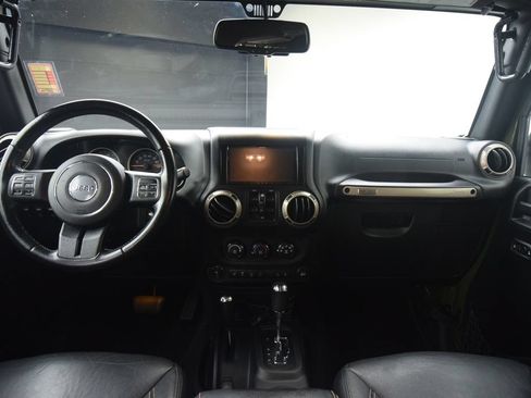 Used 2016 Jeep Wrangler Unlimited Sahara AWD/4WD image 4