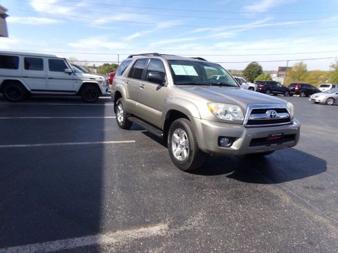 Used 2008 Toyota 4Runner SR5 image 4