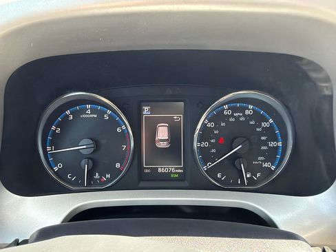 Used 2016 Toyota RAV4 Limited AWD/4WD image 12