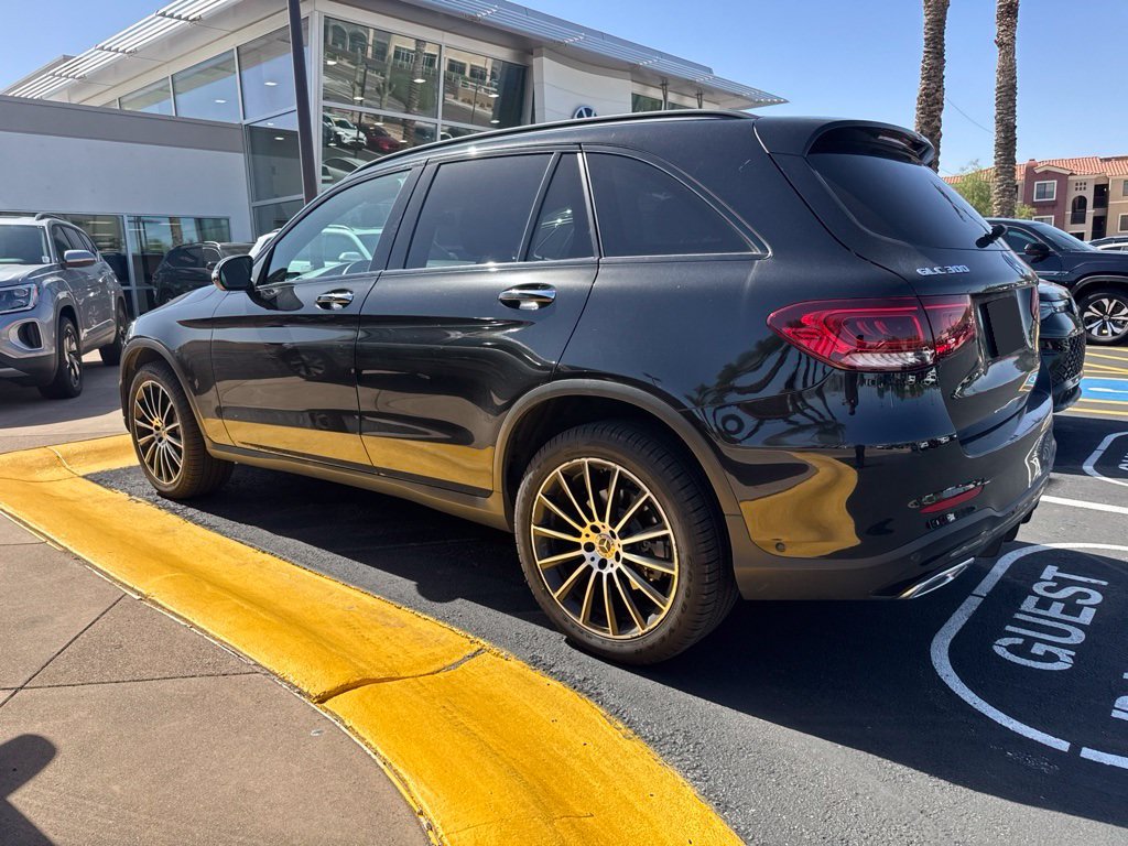 Used 2020 Mercedes-Benz GLC 300 4MATIC image 4