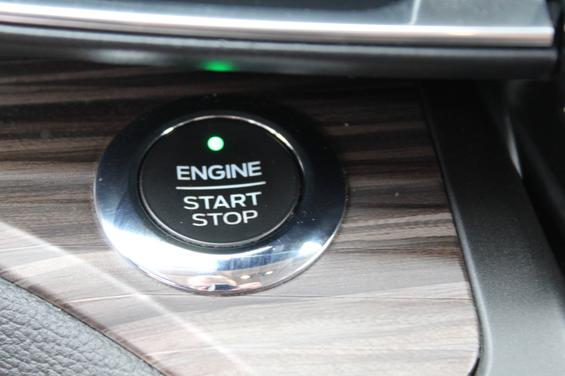 Used 2020 Ford Explorer Limited AWD/4WD image 46