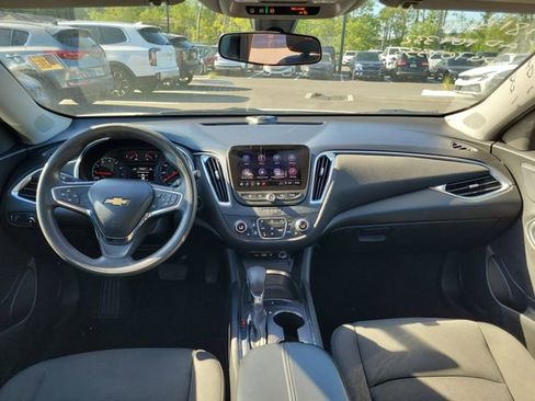 Used 2021 Chevrolet Malibu LT FWD image 25