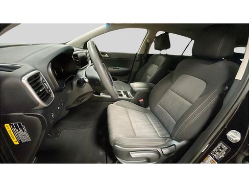 Used 2020 Kia Sportage LX image 11