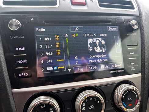 Used 2017 Subaru Crosstrek 2.0i Premium image 18