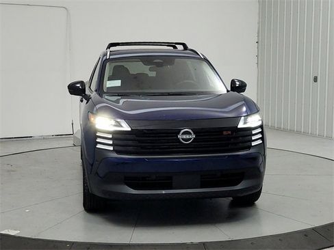 New 2026 Nissan Kicks SR image 2