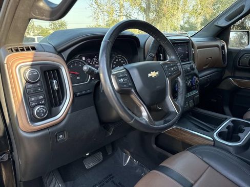 Used 2020 Chevrolet Silverado 1500 High Country w/ Technology Package image 28
