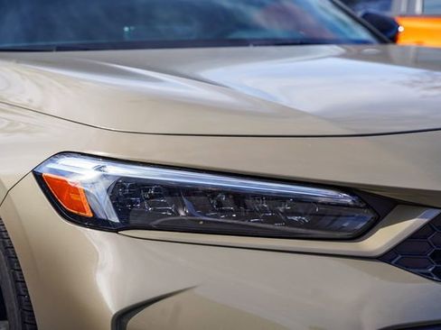 Used 2025 Honda Civic Sport image 3