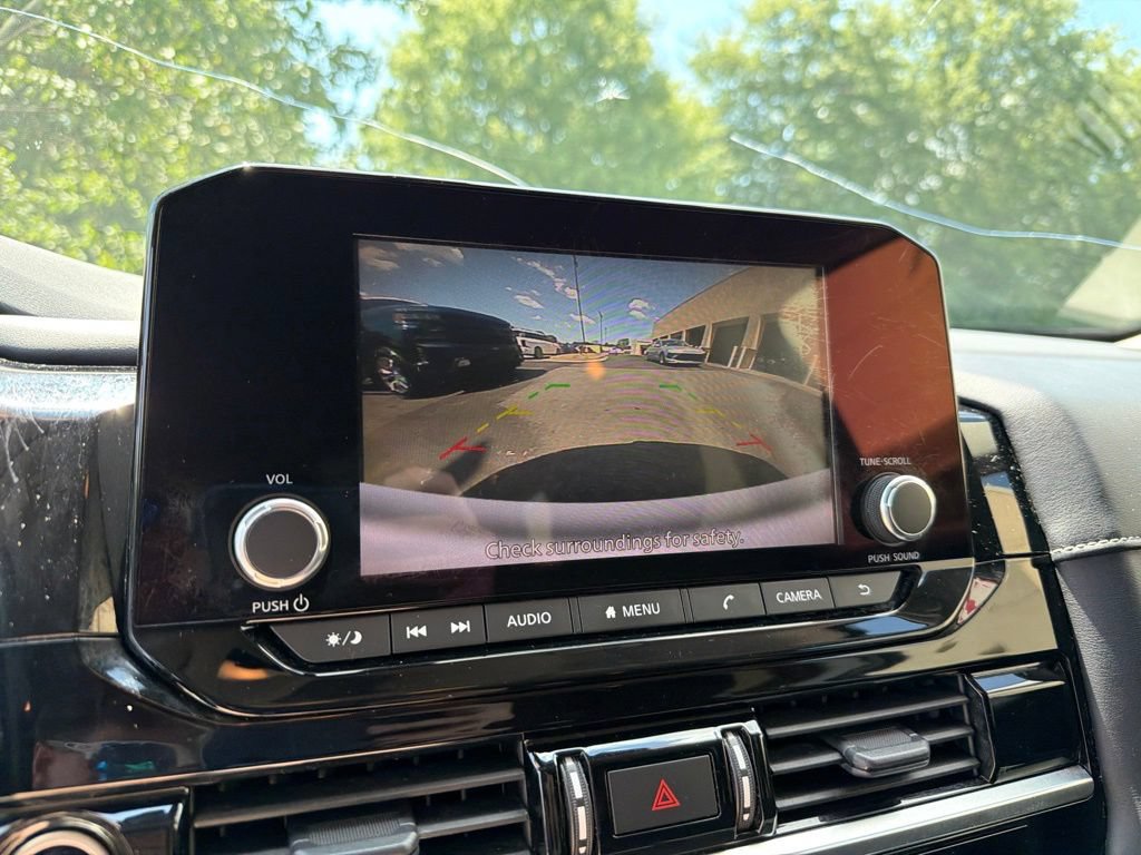 Used 2022 Nissan Pathfinder SV FWD image 18