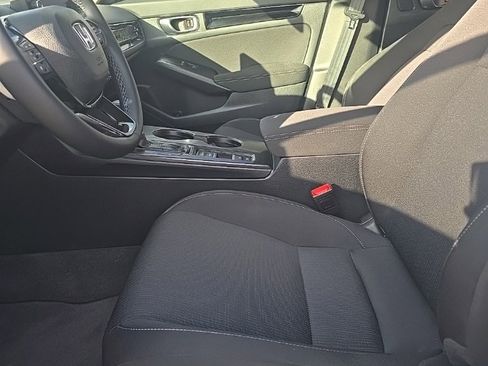 Used 2023 Honda Civic EX image 5