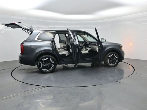 Used 2024 Kia Telluride S w/ S Sunroof Package AWD/4WD image 3