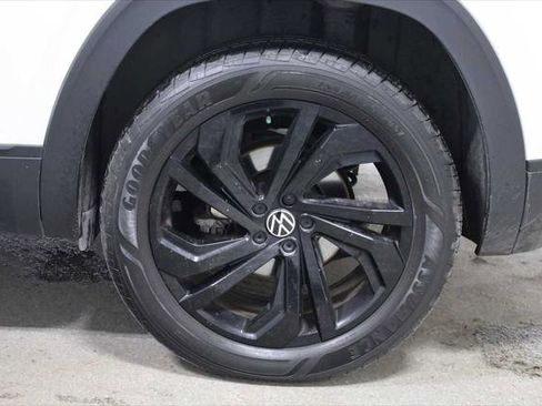 Used 2023 Volkswagen Atlas Cross Sport SE FWD image 34
