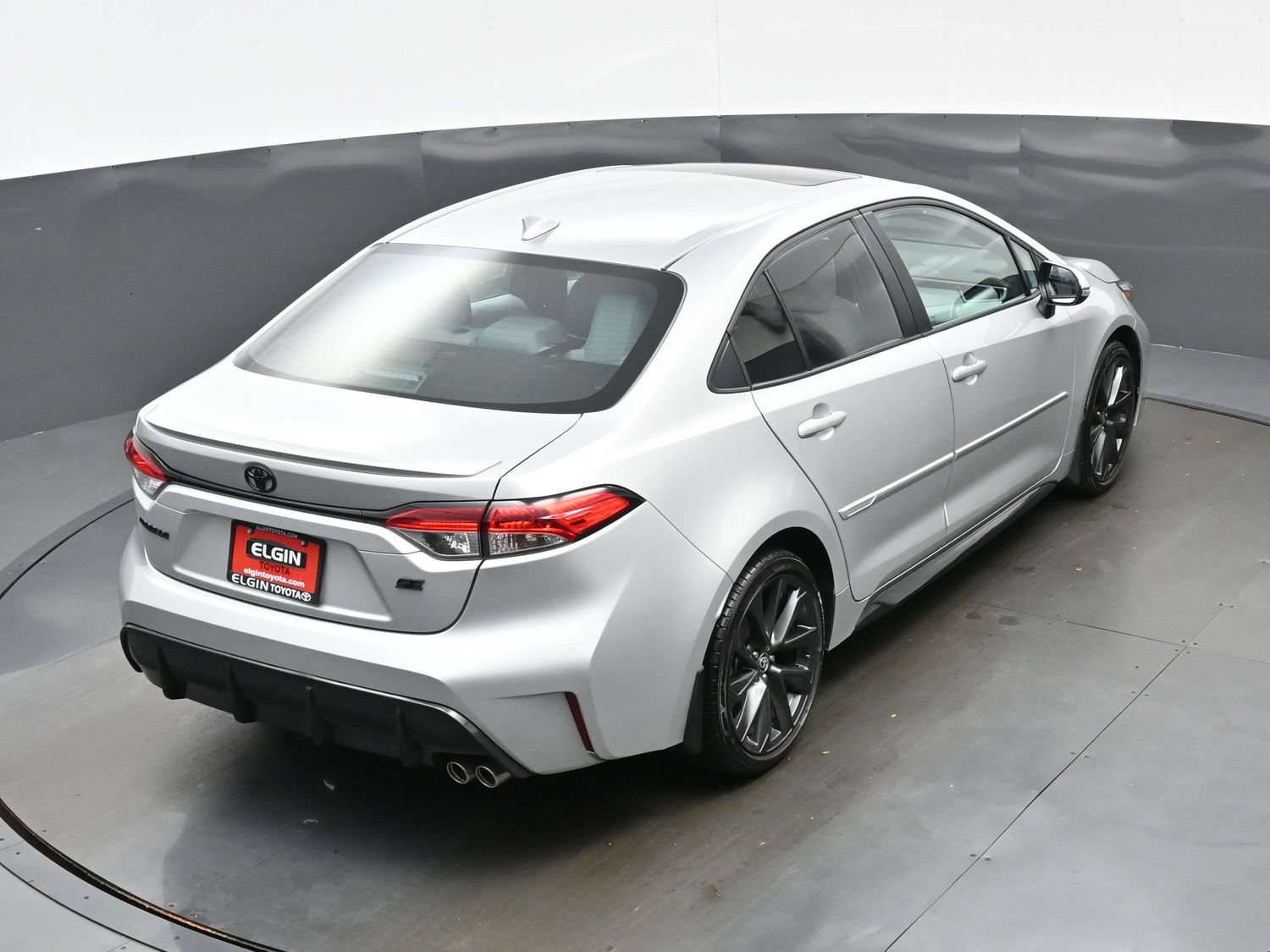 Used 2025 Toyota Corolla SE w/ SE Premium Package FWD image 40