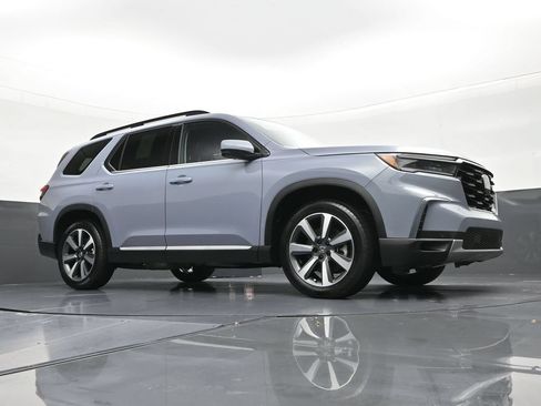 Used 2025 Honda Pilot Touring image 26