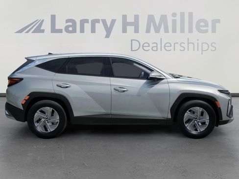 New 2026 Hyundai Tucson Blue SE FWD image 7