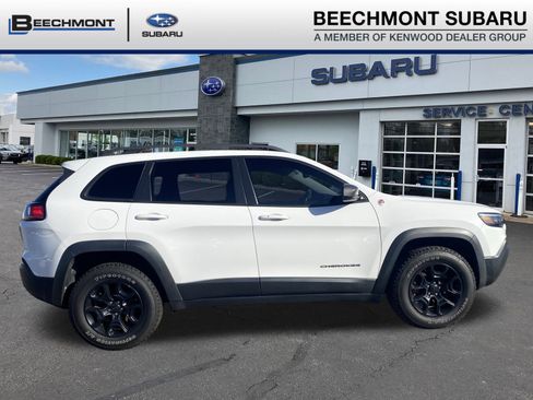 Used 2020 Jeep Cherokee Trailhawk image 8