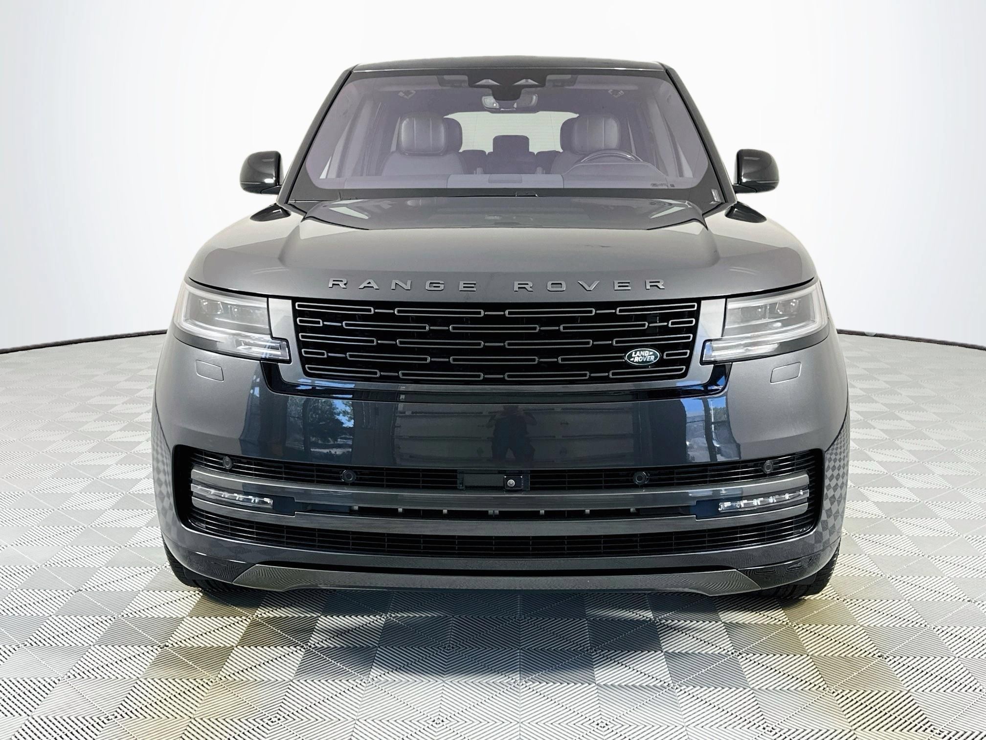 Certified 2023 Land Rover Range Rover Long Wheelbase SE AWD/4WD image 2
