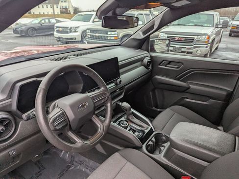 Used 2024 Chevrolet Colorado Trail Boss w/ Technology Package image 10